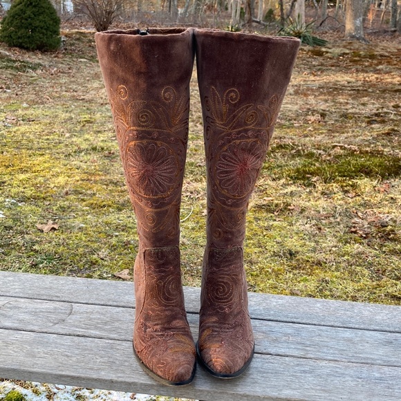 Shoes - Embroidered Boots